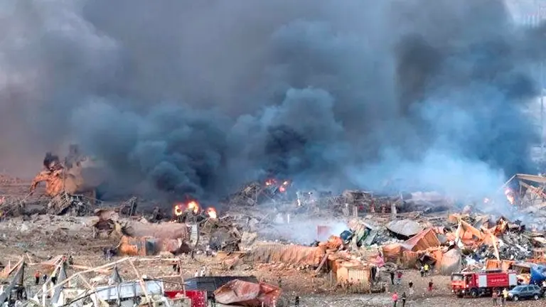 La gran explosión ha dejado decenas de muertos y miles de heridos en Beirut. EFE  