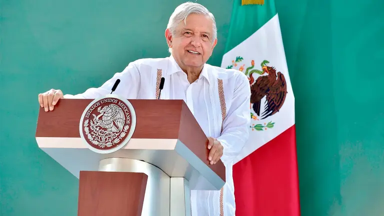 Presidente mexicano, Andrés Manuel López Obrador, durante una rueda de prensa en la ciudad de Cajeme, (México). EFE