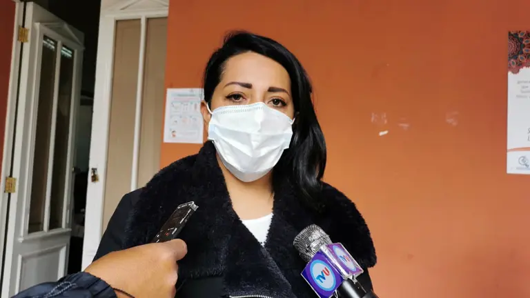 La directora de Género, Generacional y Familia de la Alcaldía de Cochabamba, Andrea García, durante una entrevista. MARIELA COSS&Iacute;O