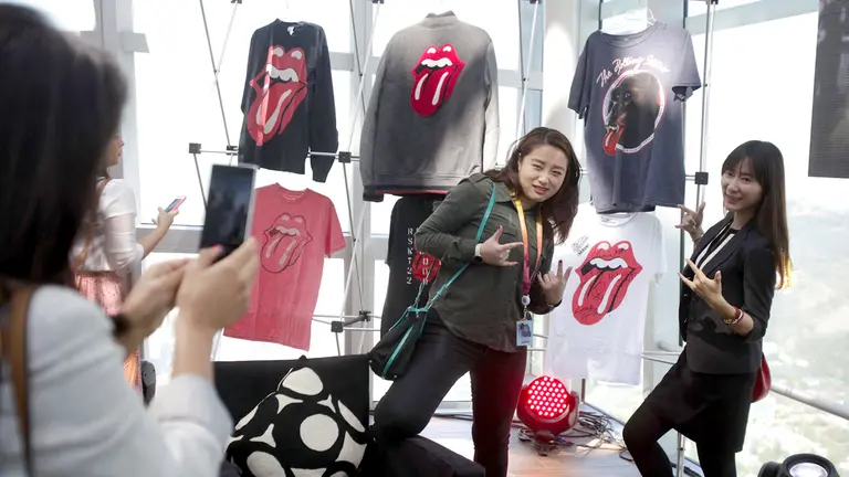 La tienda abrirá sus puertas el próximo 9 de septiembre en el barrio de Soho, en el número 9 de Carnaby Street, zona que siempre ha estado vinculada con el mundo del rock, según los rollings. EFE