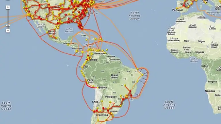 Mapa de Am&eacute;rica y la distribuci&oacute;n de Fibra &Oacute;ptica