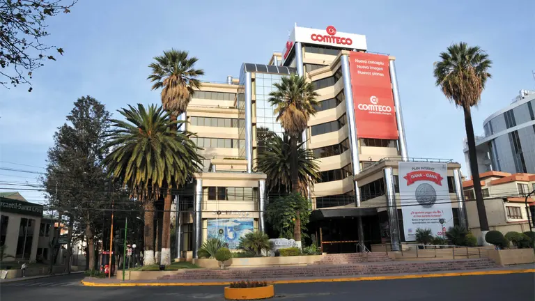 Una imagen de la fachada del edificio de la empresa en El Prado. Comteco