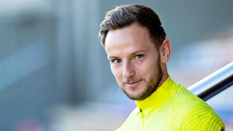 El Barça traspasa a Rakitic al Sevilla por 1,5 millones y otros 9 variables 