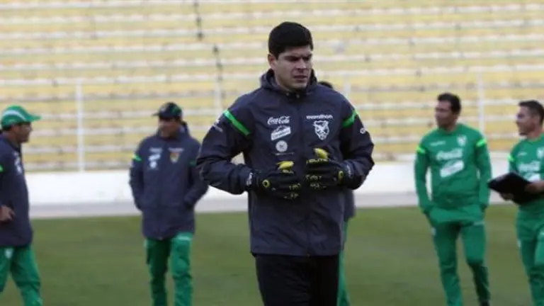 Un entrenamiento de la Selecci&oacute;n Nacional en el estadio Hernando Siles de La Paz. ARCHIVO