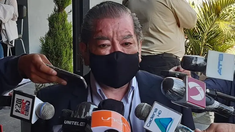 David Gonzalo Vargas, autoridad ministerial del COVID-19 Cochabamba, en una conferencia de prensa. Radio San Sim&oacute;n