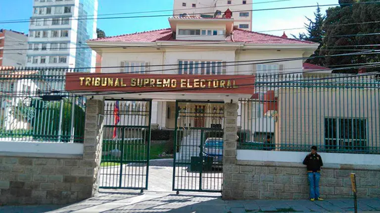 Frontis de las oficinas del Tribunal Supremo Electoral. ARCHIVO