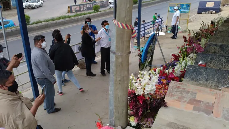 - La comisión durante la inspección realizada este miércoles en Huayllani, Sacaba.