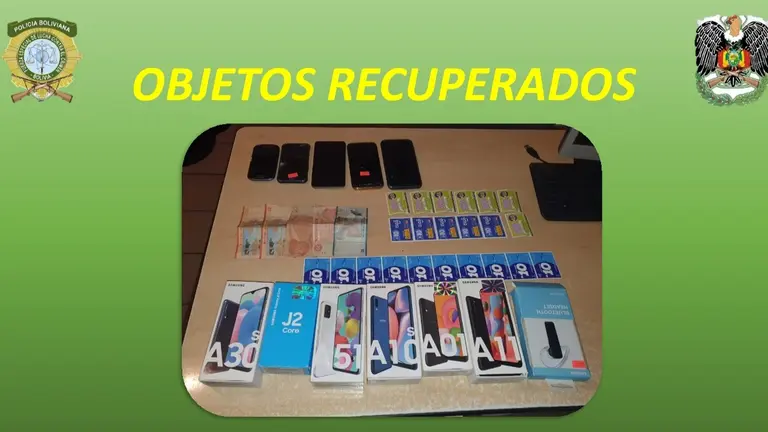 Los objetos recuperados por los efectivos policiales. FOTO-FELCC