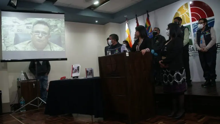 La defensora del Pueblo, Nadia Cruz, presenta el informe en La Paz. APG