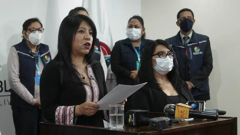 La Defensora del Pueblo, Nadia Cruz, en la presentaci&oacute;n del informe. APG