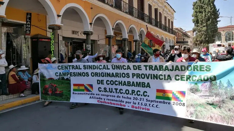 Protesta de representantes agrarios de Cercado en la plaza 14 de Septiembre. OPINI&Oacute;N