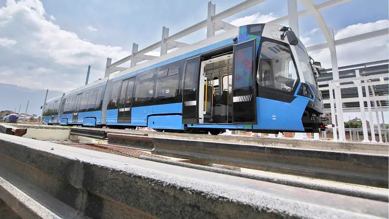 Las pruebas de funcionamiento del tren metropolitano de Cochabamba. DICO SOLÍS