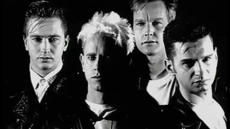 Depeche Mode en Enjoy the Silence.