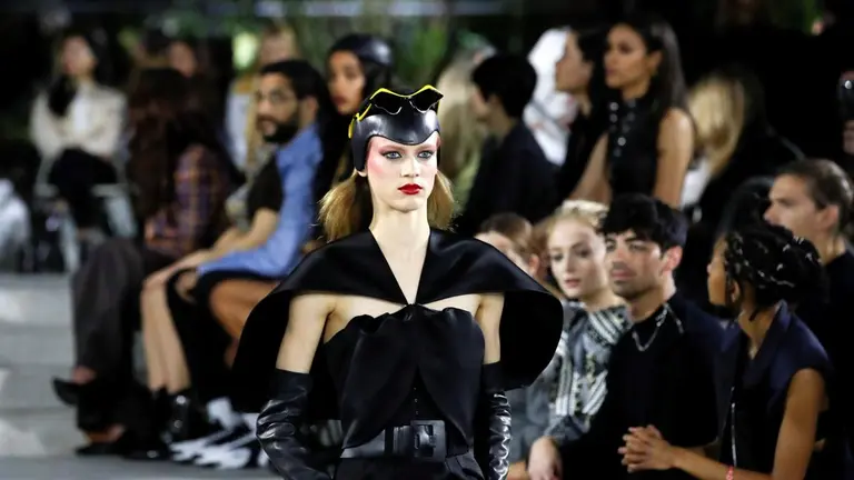 Louis Vuitton presenta una eclectica coleccion.