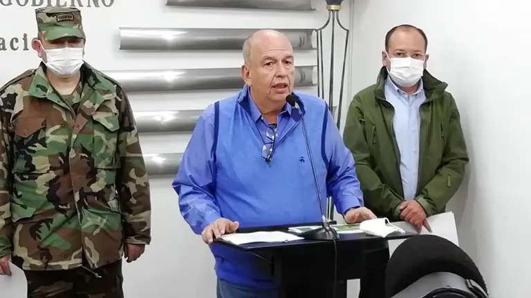 El ministro de Gobierno informa sobre el operativo de rescate de tres policias. ABI