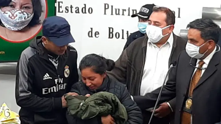 La Polic&iacute;a recupera a la beb&eacute; Samantha y la devuelve a su madre. ABI