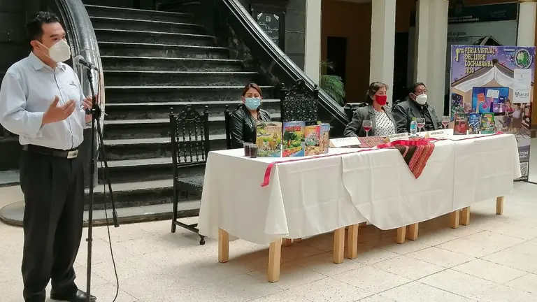 El presidente de la C&aacute;mara Departamental del Libro, Boris Vargas, en una de las presentaciones de la Feria Internacional del Libro 2020. OPINI&Oacute;N