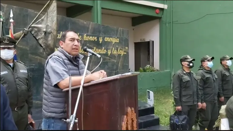 El ministro de Gobierno, Wilson Santamaria, en conferencia de prensa. Captura de pantalla