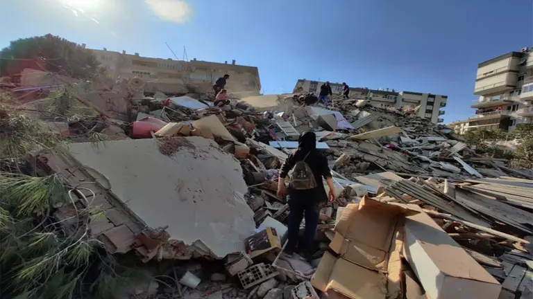 Un fuerte terremoto sacude Grecia y Turqu&iacute;a. EFE