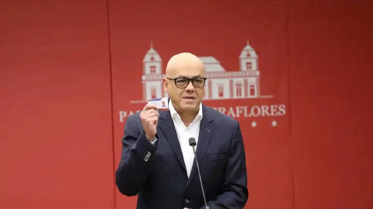 El candidato oficialista a las elecciones legislativas en Venezuela Jorge Rodr&iacute;guez. EFE