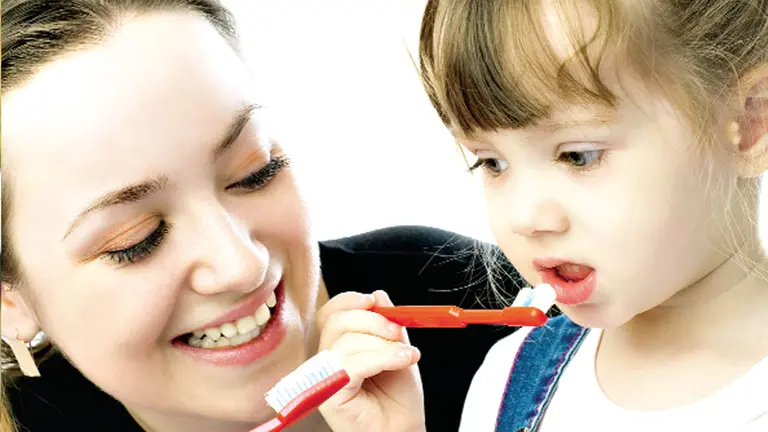 Tips para cuidar los dientes y evitar las temidas caries. pediatrÍA Y FAMILIA.COM