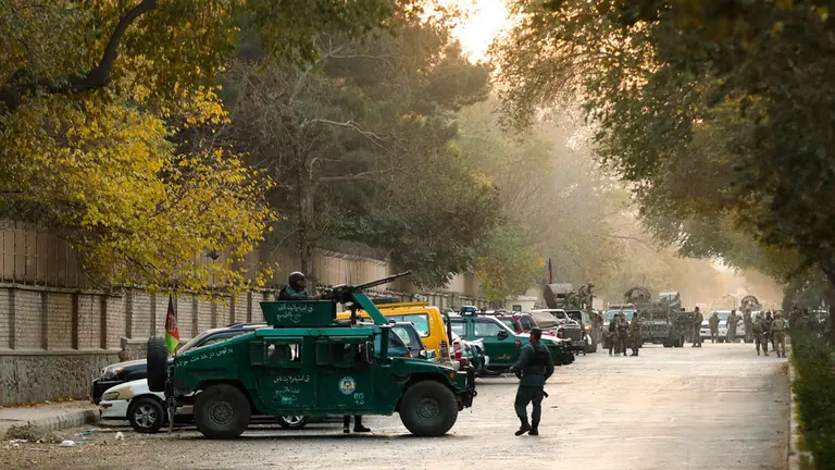 La Universidad de Kabul sufre su d&iacute;a m&aacute;s negro en un ataque con 22 muertos. EFE