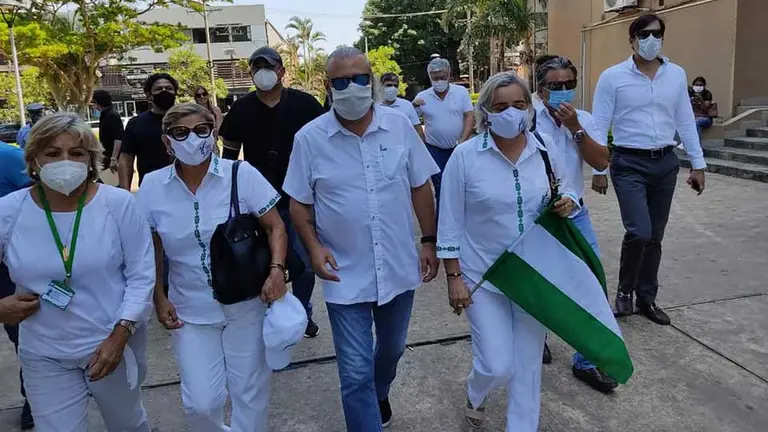 Dirigentes c&iacute;vicos en Santa Cruz.