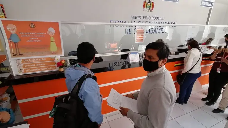 Directivos de la FSTPC, presentan la denuncia en la Fiscal&iacute;a.