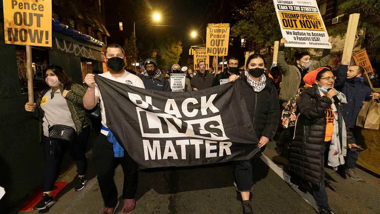 Manifestantes en Washington con el lema "Black Lives Matter". EFE