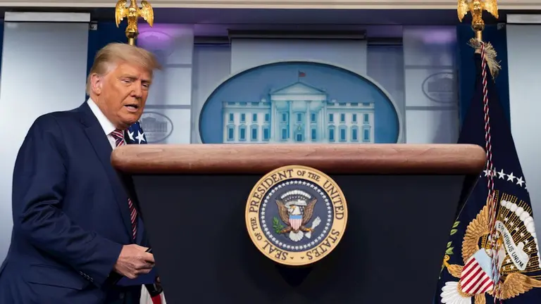 El presidente de Estados Unidos, Donald Trump, se dispone a dar una conferencia. EFE