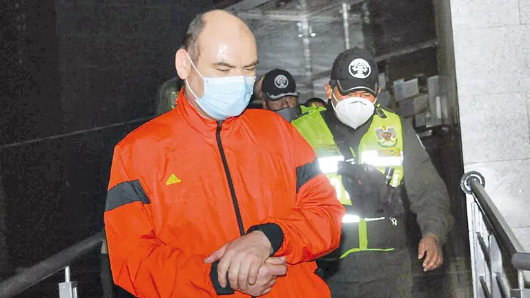 Félix Peña, conocido como el &ldquo;Choko Burguer&rdquo;, sale de la audiencia de juicio donde le dieron 30 años de cárcel, el 29 de octubre. NOÉ PORTUGAL