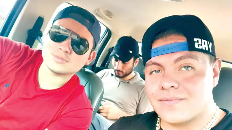Yassir Molina (d),  cabeza de la RJC. Twitter