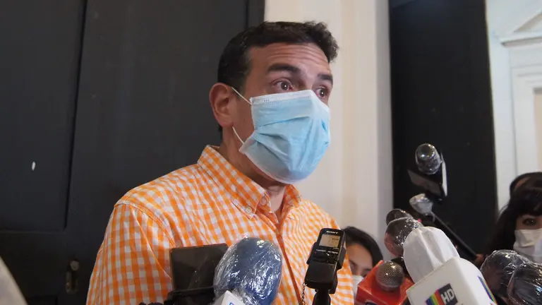 El vocero del MAS, Sebasti&aacute;n Michel, denunci&oacute; la noche del jueves que hab&iacute;a explotado un cachorro de dinamita. Peter Luna