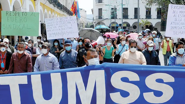 Una protesta de administrativos exigiendo elecciones de autoridades universitarias. ARCHIVO