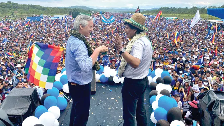 El expresidente Evo Morales (d), junto a Álvaro García Linera en su regreso a Chimor&eacute; en noviembre del 2020. Facebook Evo Morales Ayma