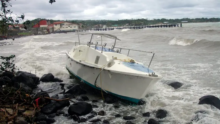 Un bote en una costa nicaraguense. EFE