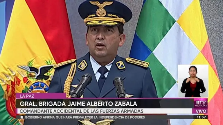 El nuevo Comandante en Jefe Accidental de las Fuerzas Armadas (FFAA), general Jaime Alberto Zabala.