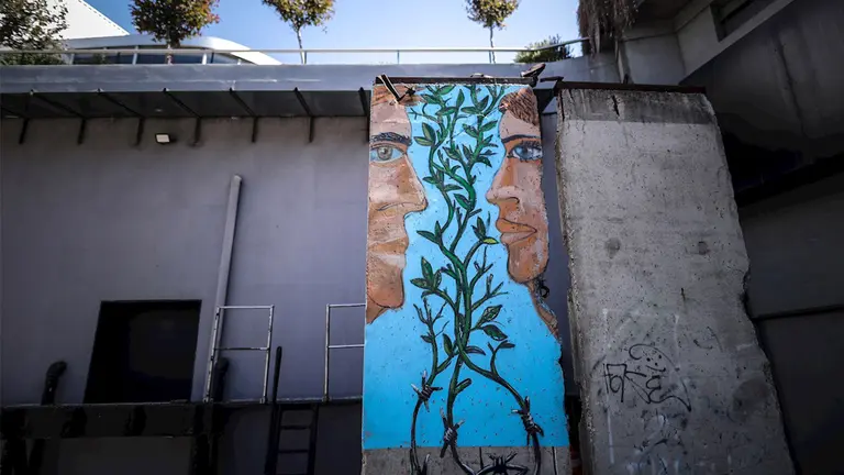 Fragmento del muro de Berl&iacute;n en Argentina. EFE