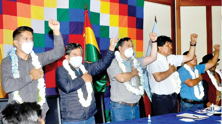 Autoridades nacionales y representantes del MAS participan del ampliado nacional, en Cochabamba. Noé Portugal