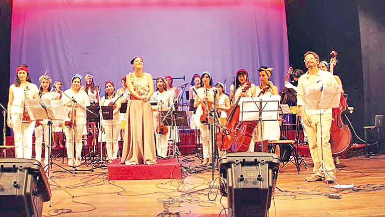 La Orquesta Femenina de Bolivia en un concierto  anterior. ARCHIVO