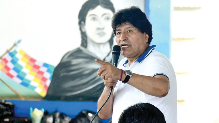 El expresidente y líder del MAS, Evo Morales, en una de las reuniones con sus seguidores. ARCHIVO