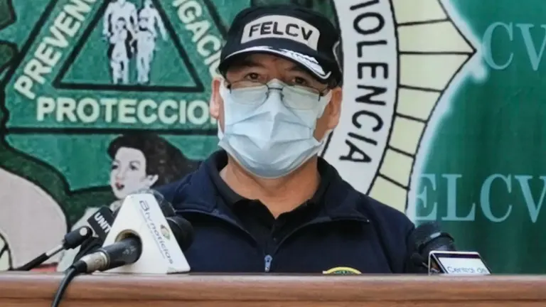 El director de la FELCV de Cochabamba, Rubén Lobatón, durante una conferencia de prensa. Mariela Cossío