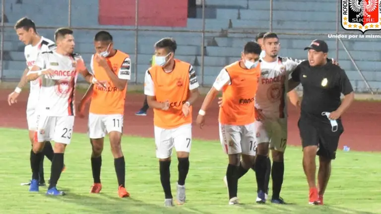Los jugadores de Fancesa celebran un triunfo en la Copa Simón Bolívar. CLUB FANCESA