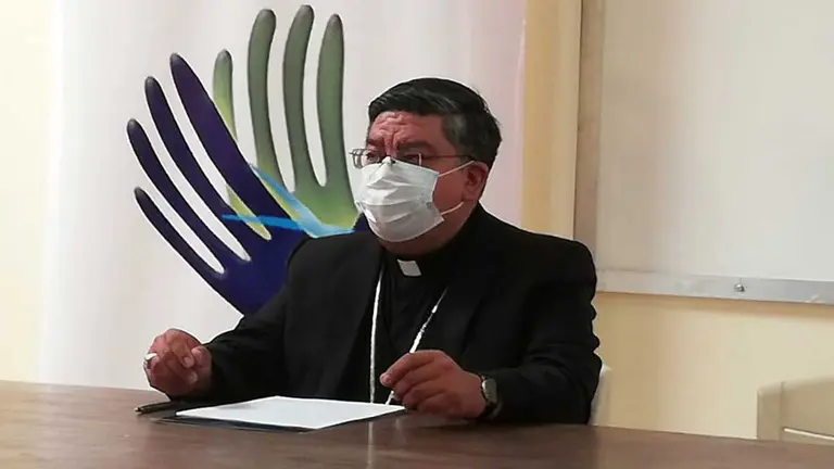 El Monse&ntilde;or brind&oacute; conferencia de prensa en El Alto. Foto: Edwin Apaza publicada en Erbol.