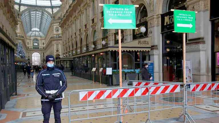 Nuevas restricciones en el servicio de metro de Roma, Italia. EFE