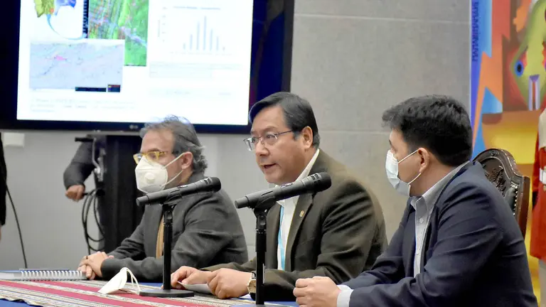El presidente Luis Arce, durante una conferencia de prensa. APG