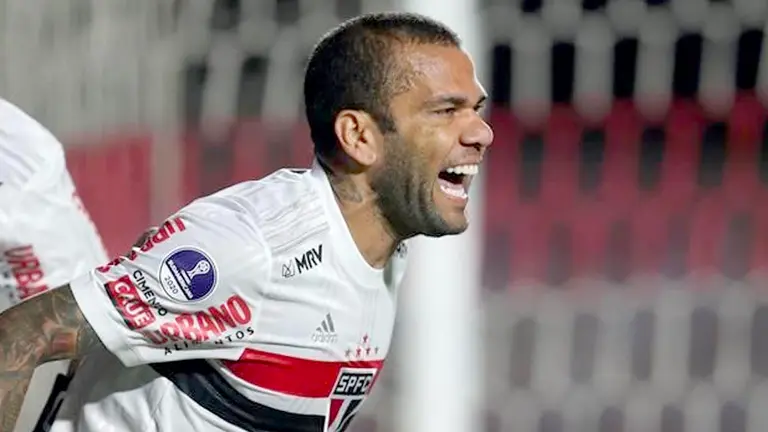 El jugador Dani Alves, en su anterior club: Sao Paulo. EFE