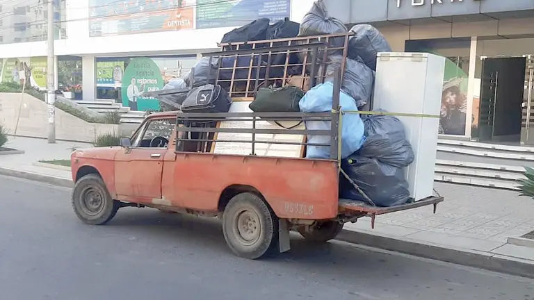El vehículo en el que Miguel Villarroel recoge la basura de Cochabamba. Cortesía de Miguel Villarroel