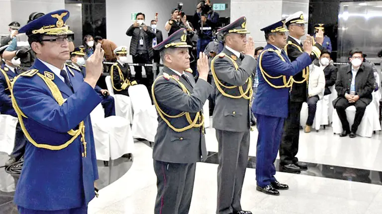 La posesión del nuevo Alto Mando Militar, anoche. ABI