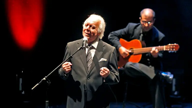El cantante portugués Carlos do Carmo, en un concierto pasado. ARCHIVO